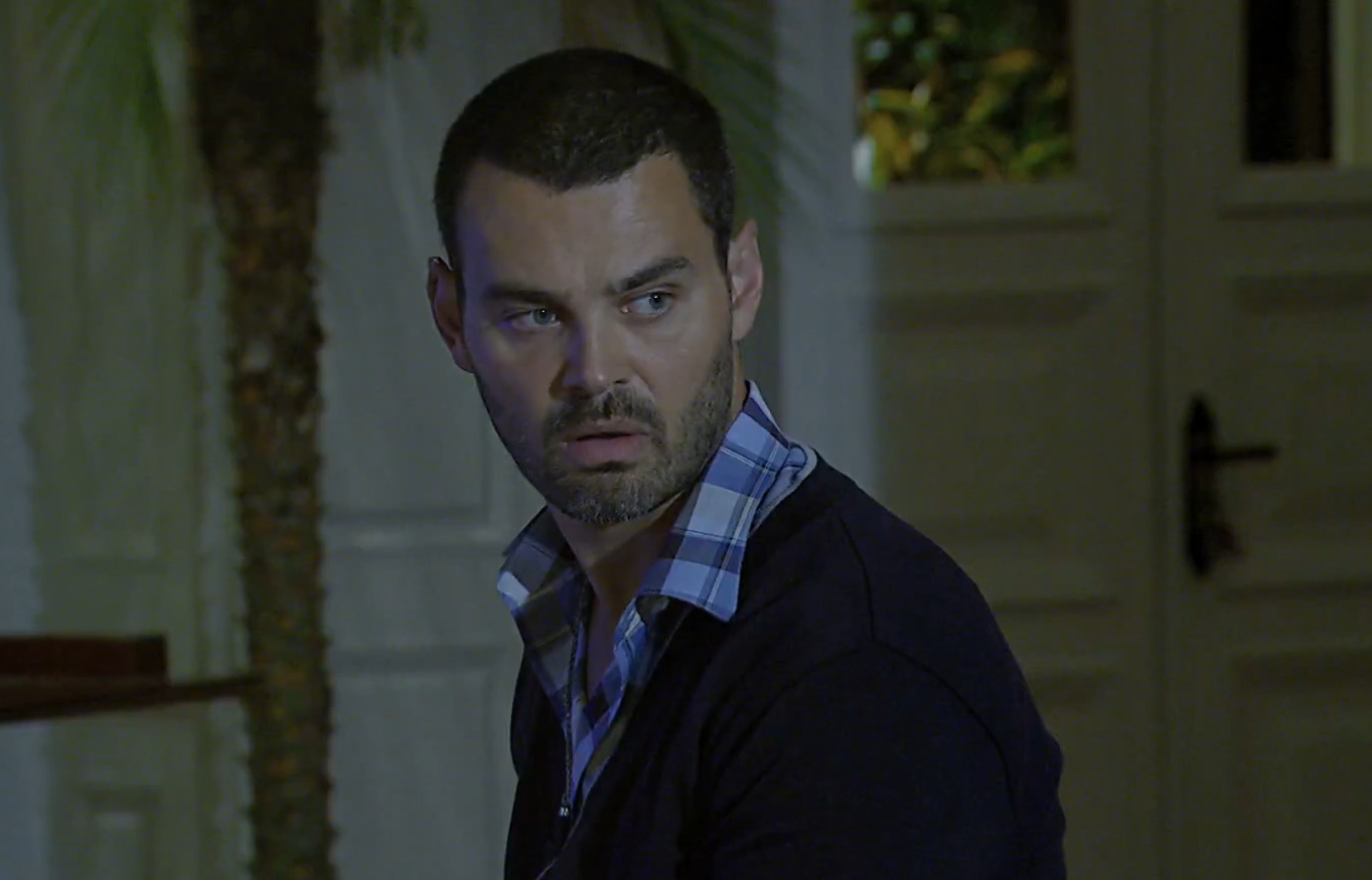 <p>Também integrou o núcleo central de “Cama de Gato” como Alcino. Em 2010, emagreceu 15 quilos para interpretar o bandeirante Silvério na série “A Cura”. Em 2011, esteve entre os protagonistas de “Cordel Encantado”, no papel do Rei Augusto de Seráfia. No ano seguinte, viveu o antagonista Fernando Sobral em “Amor Eterno Amor”. Em 2013, interpretou o vilão Manfred em “Joia Rara”. Depois, participou de “Império”, como Maurílio, e de “A Regra do Jogo”, no papel de Cézar.</p>
