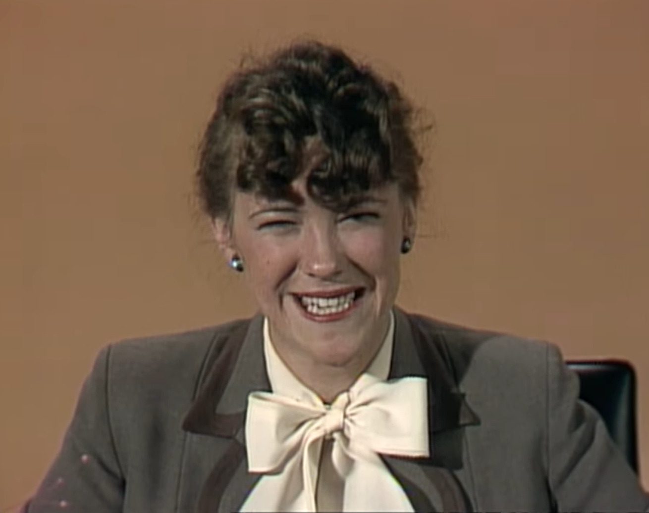 <p>Em 1981, quando o “SCTV” foi adquirido para exibição em horário noturno nos Estados Unidos, O’Hara, após um breve período no “Saturday Night Live”, retornou ao programa. Em 1982, ganhou um Emmy por suas contribuições como roteirista no “SCTV”, além de ter recebido outras quatro indicações pelo programa.</p>
