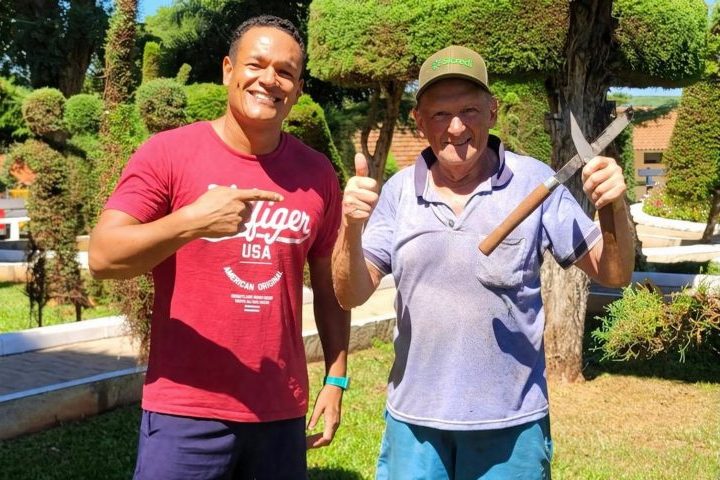 A história das esculturas vegetais de Victor Graeff começou em 1989, quando o agricultor Fredolino Selmiro Schmidt, conhecido como 