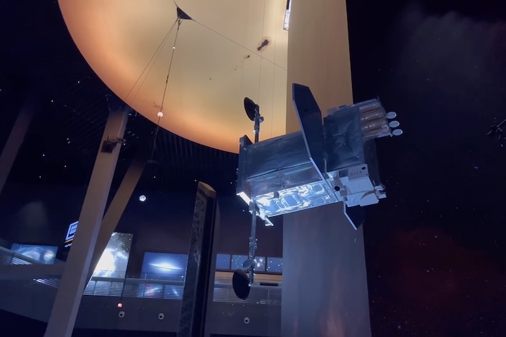 <p>O museu apresenta exposições sobre relógios antigos, instrumentos científicos usados por astrônomos muçulmanos e também explicações sobre como o calendário islâmico é determinado.</p>
