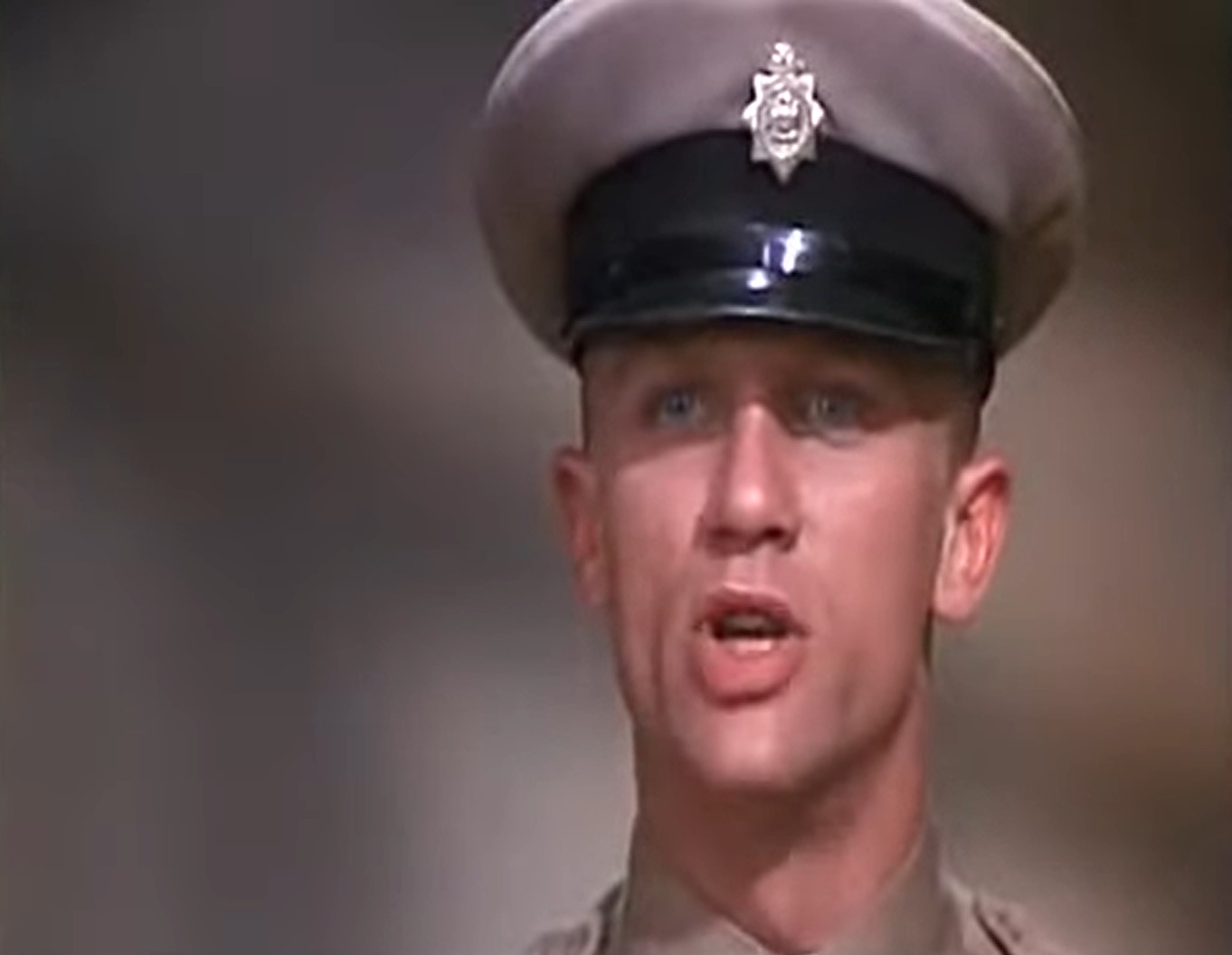 <p>Craig estreou na montagem londrina da companhia na peça “Troilus and Cressida”, de William Shakespeare, e, depois, excursionou pela Espanha e pela Rússia com outras produções. Em 1988, foi aceito na “Guildhall School of Music and Drama”, no Barbican, formando-se em 1991. Logo depois, foi escalado para um papel coadjuvante no filme “O Poder de um Jovem”, de 1992. Após isso, conseguiu diversos papéis secundários e participações em filmes e séries de televisão.</p>
