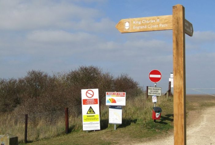 King Charles III England Coast Path - maior trilha ininterrupta do mundo é inaugurada na Inglaterra - Donna Nook - King Charles III England Coast Path by Colin Smith