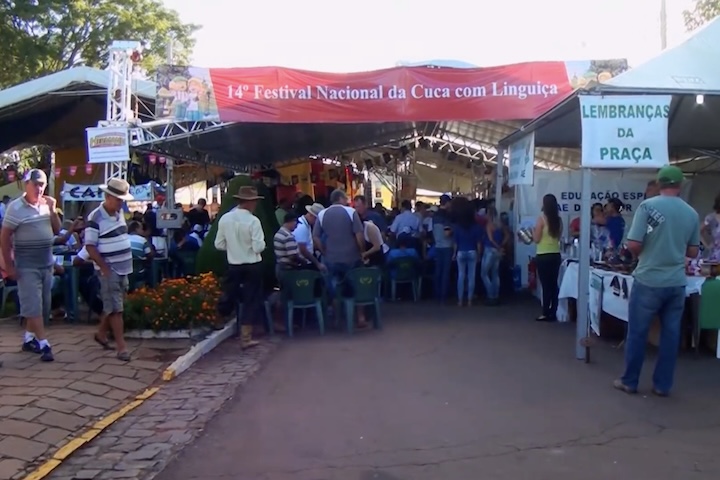 O Festival Nacional da Cuca com Linguiça, realizado anualmente, é o ápice do calendário local, celebrando a cultura dos colonizadores com mesas fartas e danças folclóricas.