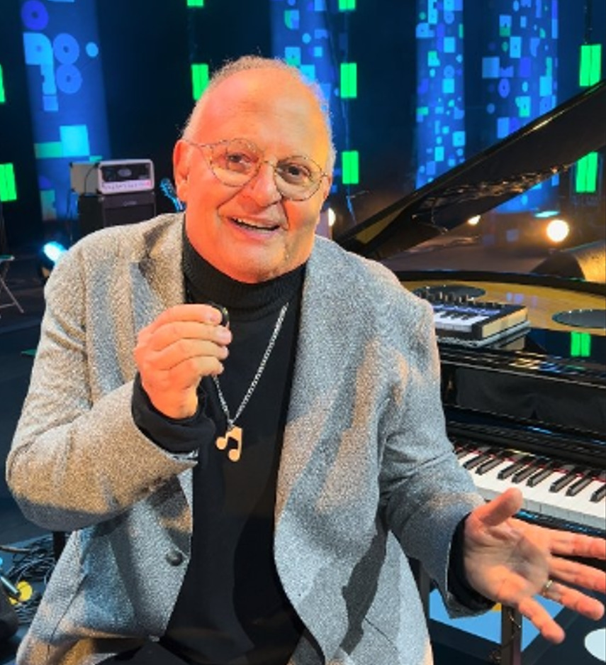 Ao longo da carreira, diversas de suas músicas também fizeram parte de trilhas sonoras de novelas. Para se ter uma ideia, ele está entre os 20 artistas que mais tiveram canções incluídas nesse tipo de produção, com mais de 20 trilhas, como 