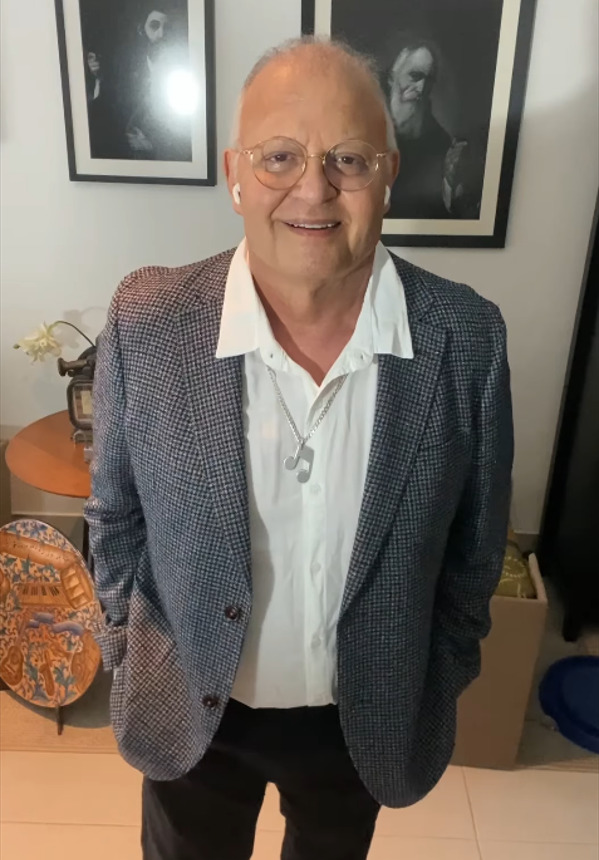 Guilherme Arantes também é um compositor de grande sucesso e suas canções fizeram sucesso nas vozes de diversos grandes artistas, como Elis Regina, Caetano Veloso, Roberto Carlos, Cláudia Telles, Cauby Peixoto, Belchior, Fafá de Belém, Chitãozinho e Xororó, Maria Bethânia, entre muitos outros.