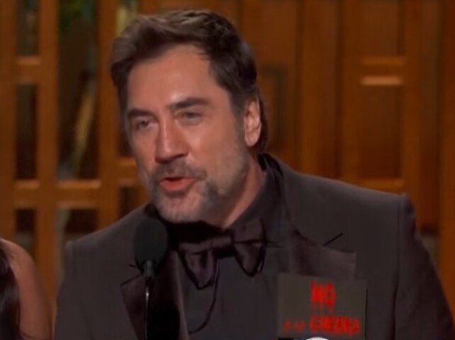 A participação de Javier Bardem no Oscar ficou marcada por um comentário político feito no palco da cerimônia. Ao apresentar uma das categorias, o ator espanhol declarou, como primeira fala, 