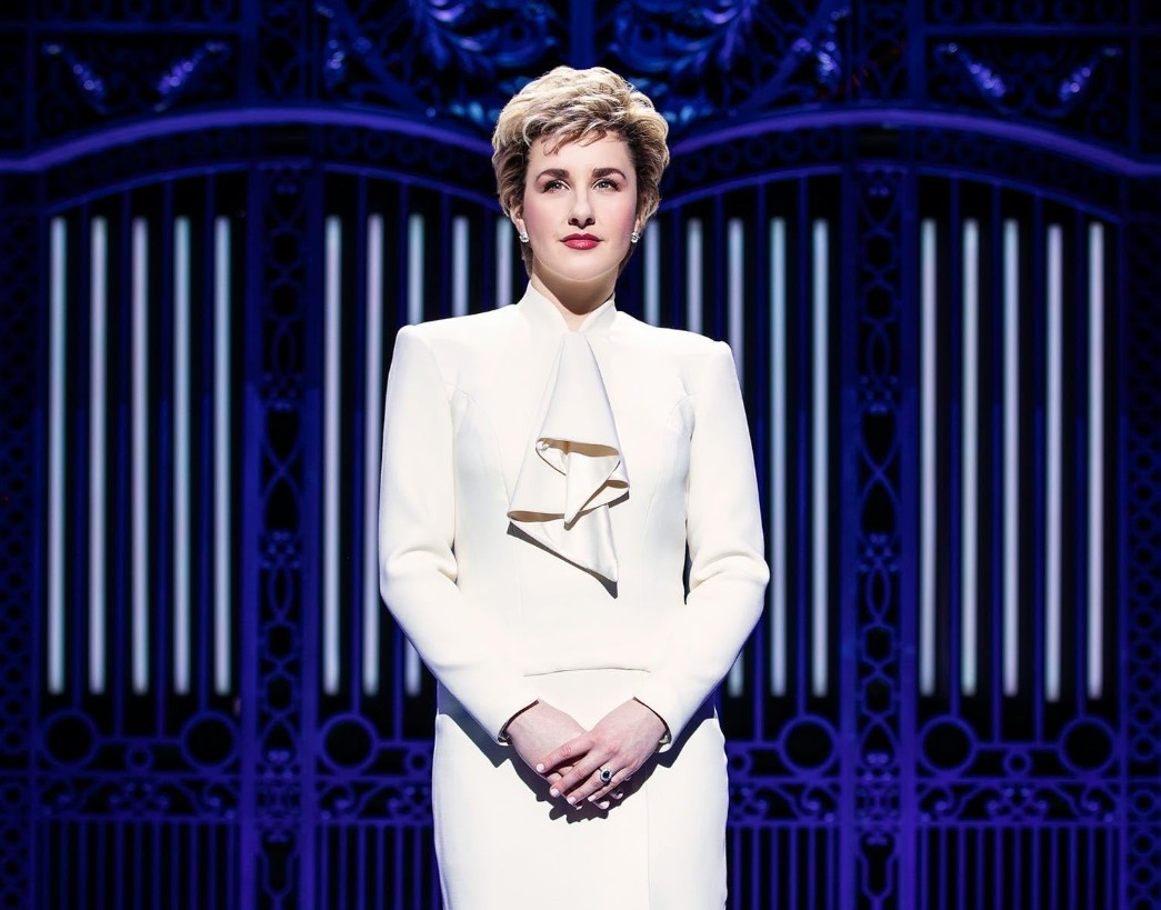 <p>Jeanna de Waal – 2022: a atriz venceu por “Diana: O Musical”, dirigido por Christopher Ashley, produção lançada como especial da Netflix e filmada antes da estreia oficial na Broadway. No filme, ela interpreta a princesa Diana em uma versão musical de sua vida.</p>
