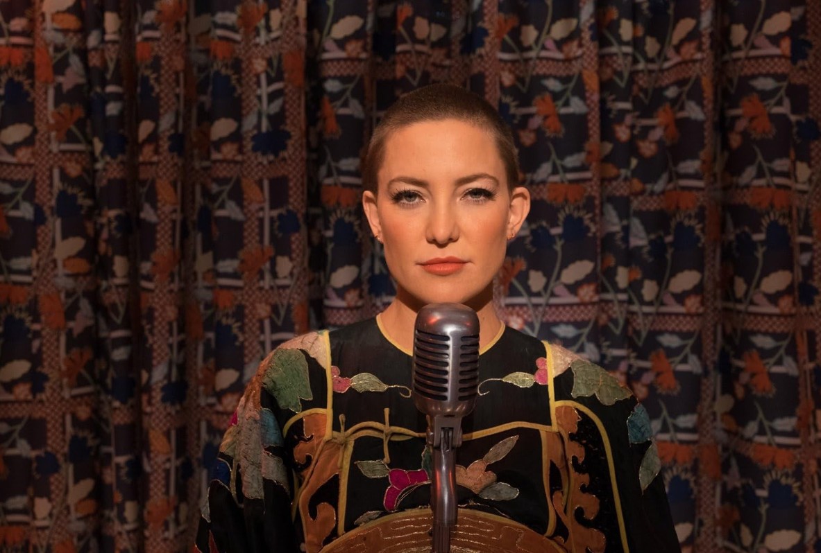 <p>Kate Hudson – 2021: Kate Hudson – 2021: a atriz recebeu o prêmio por “Music”, longa dirigido por Sia. Na história, ela interpreta Zu, uma jovem distante da família que precisa assumir a responsabilidade de cuidar da meia-irmã autista, Music.</p>
