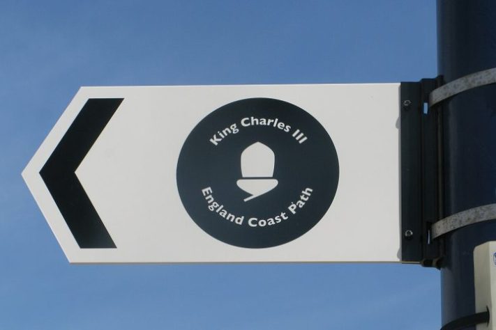 King Charles III England Coast Path - maior trilha ininterrupta do mundo é inaugurada na Inglaterra - Wikimedia Commons/John a s