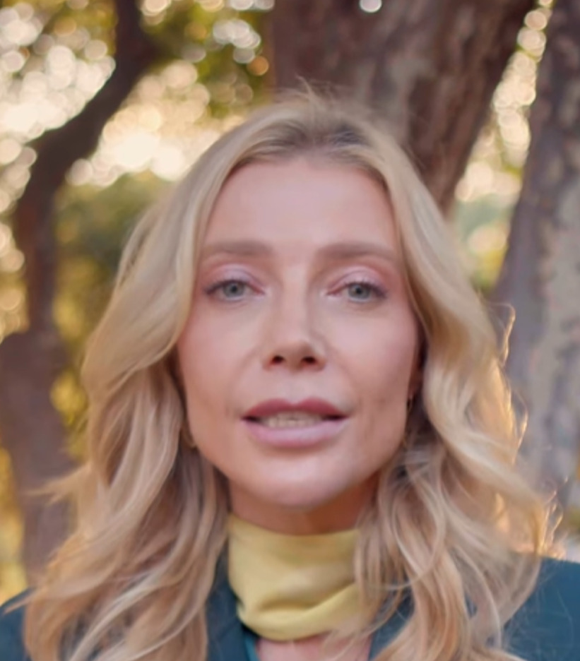 <p>“Sempre cantei o amor. Eu acredito no amor do silêncio, não no amor que performa. Eu acredito no amor que permanece, não no amor que vai embora. Eu acredito no amor que fica depois que ninguém mais escolhe ficar. Eu canto esse amor, sempre cantei”, afirmou a artista.</p>
