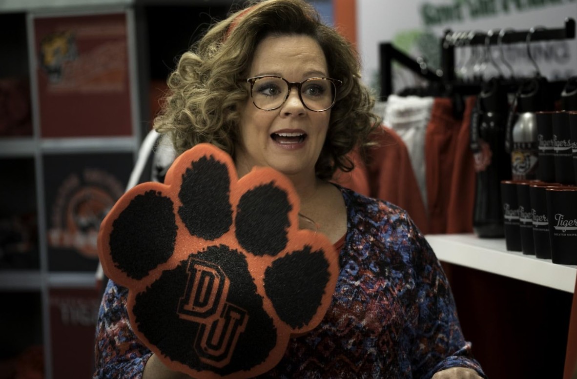 <p>Melissa McCarthy – 2019: venceu por “Crimes em Happytime” e “Alma da Festa”. No primeiro, dirigido por Brian Henson, interpreta a detetive Connie Edwards em um mundo onde humanos e fantoches coexistem. No segundo, dirigido por Ben Falcone, vive Deanna, uma mulher de meia-idade que volta à universidade após um divórcio.</p>
