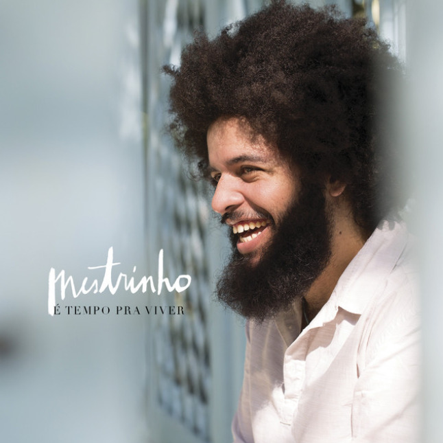 <p>Sua discografia solo inclui “Solitude”, lançado em 2021; “Grito de Amor”, lançado em 2019; e “É Tempo para Viver”, lançado em 2017. Também integra outros projetos, como “Tocante”, com Lulinha Alencar, e trabalhos colaborativos com Nicolas Krassik, além do registro “Mestrinho no Estúdio Showlivre (Ao Vivo)”, entre outros.</p>
