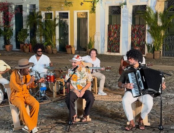 Mestrinho se reúne com João Gomes e Jota.pê para gravação no Pelourinho