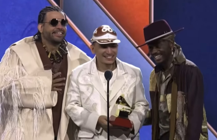 <p>O projeto alcançou grande repercussão e conquistou o Grammy Latino na categoria de Melhor Álbum de Música de Raízes em Língua Portuguesa, além de prêmios importantes no Prêmio Multishow. O trio tem uma agenda cheia, com show marcado no Allianz Parque e participação no Rock in Rio 2026.</p>
