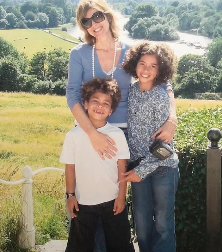 <p>O casal permaneceu junto de 1997 a 2010 e, nesse período, adotou dois filhos: Stephanie e Francisco. Francisco foi adotado quando tinha 1 ano, após Mônica conhecê-lo durante trabalho voluntário em um orfanato. Dois anos depois, a família cresceu com a adoção de Stephanie, então com 5 anos.</p>
