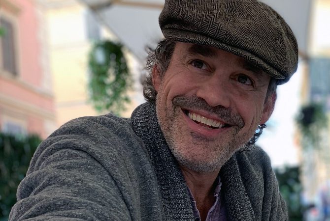 Nicholas Brendon, de “Buffy: A Caça-Vampiros”, morre aos 54 anos