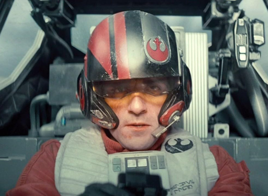 <p>Isaac apareceu pela primeira vez como o ousado piloto de caça Poe Dameron na franquia “Star Wars” em “Star Wars: Episódio VII – O Despertar da Força”, em 2015, e reprisou o papel em “Star Wars: Episódio VIII – Os Últimos Jedi”, em 2017, e “Star Wars: Episódio IX – A Ascensão Skywalker”, em 2019.</p>
