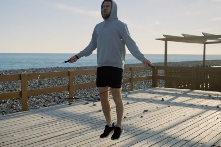 Pulando corda - Reprodução/MundoBoaForma