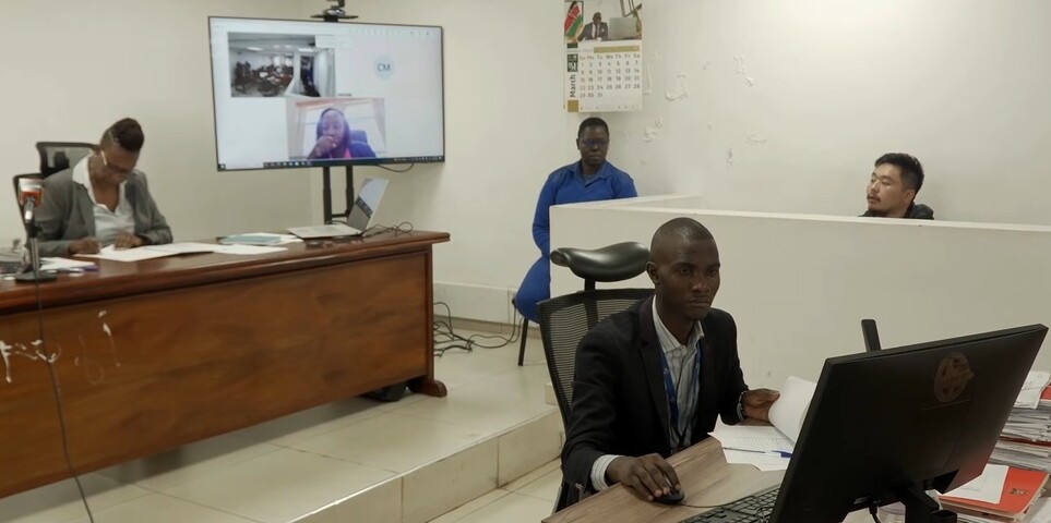 <p>As autoridades investigam possível ligação do homem com redes de tráfico desses insetos, especialmente da espécie Messor cephalotes, procurada por colecionadores na Europa e na Ásia. E falando em formigas…</p>
