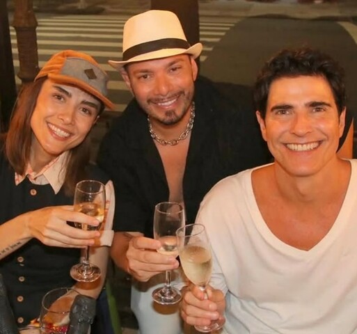 <p>Em entrevista a “O Globo”, Gianecchini comentou o tema da obra e afirmou: “A cobrança imposta aos homens, de que eles têm de ser durões e viris, é tóxica”, destacando reflexões sobre empatia, solidão e intolerância.</p>
