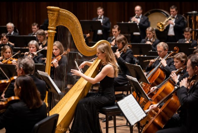Um instrumento clássico que nunca sai de moda: a fascinante jornada da harpa