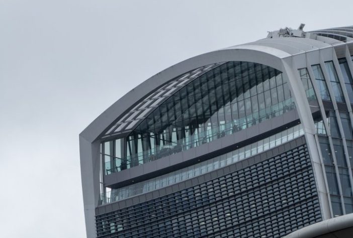 Edifício 20 Fenchurch Street, em Londres, danificou carros na rua – Flickr - sebastiandoe5