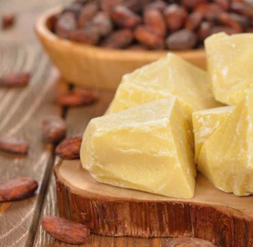 <p>O resultado é uma substância de cor amarelada e aroma suave, que possui uma vida útil longa devido aos seus antioxidantes naturais, que evitam a oxidação rápida.</p>
