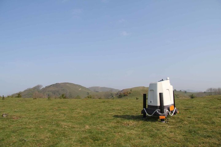 <p>A grande vantagem do LIDAR é sua capacidade de “enxergar” através da vegetação densa, revelando imperfeições e estruturas no terreno que são invisíveis a olho nu.</p>
