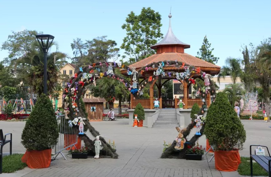 São Bento do Sul (SC) - A cidade catarinense é mais uma que promove festa de Páscoa com tradição germânica. Decorações e eventos temáticos como o ‘Sabores e Encantos da Páscoa” na Casa Einchendorf.
