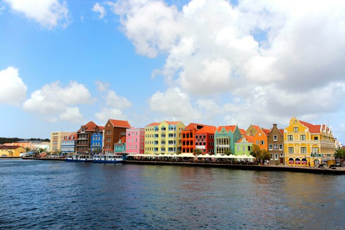 Willemstad, Ilha de Curaçao - Cole Marshall/Unsplash