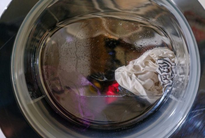 Máquina de lavar roupas - engin akyurt/Unsplash