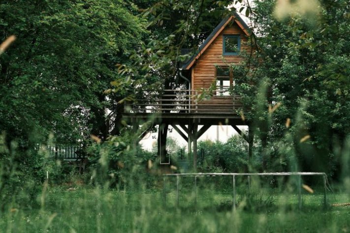 Casa na árvore – Stefanie Poepken/Unsplash