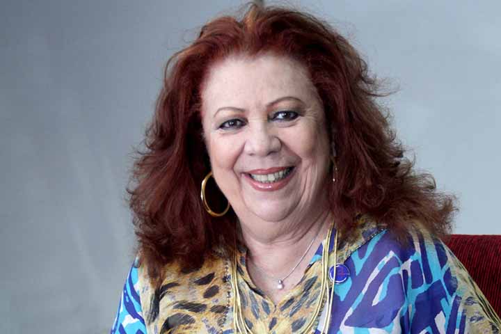 A projeção nacional de Beth Carvalho se deu em 1968, quando conquistou o terceiro lugar no III Festival Internacional da Canção ao interpretar a música “Andança”, composta por Danilo Caymmi, Paulinho Tapajós e Edmundo Souto. O sucesso da canção abriu caminho para o lançamento de seu primeiro álbum, batizado com o nome da canção e que marcou o início de uma trajetória ascendente. 
