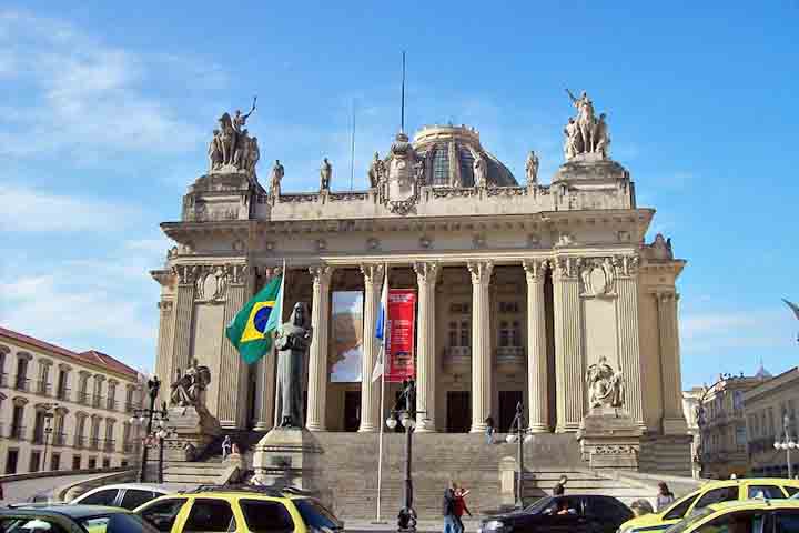 Em julho de 2021, as atividades legislativas foram transferidas para o Edifício Lúcio Costa e o Palácio Tiradentes, que foi tombado pelo Iphan (Instituto do Patrimônio Histórico e Artístico Nacional), em 1993, passou a funcionar como centro cultural, com visitas guiadas e eventos.
