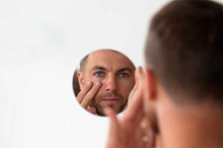 Nunca tente remover corpos estranhos maiores ou presos. Nesses casos, cubra o local com cuidado e busque ajuda imediatamente. Em geral, a maioria dos ciscos é eliminada com medidas simples e seguras, desde que feitas com higiene, delicadeza e atenção aos limites do próprio corpo.
