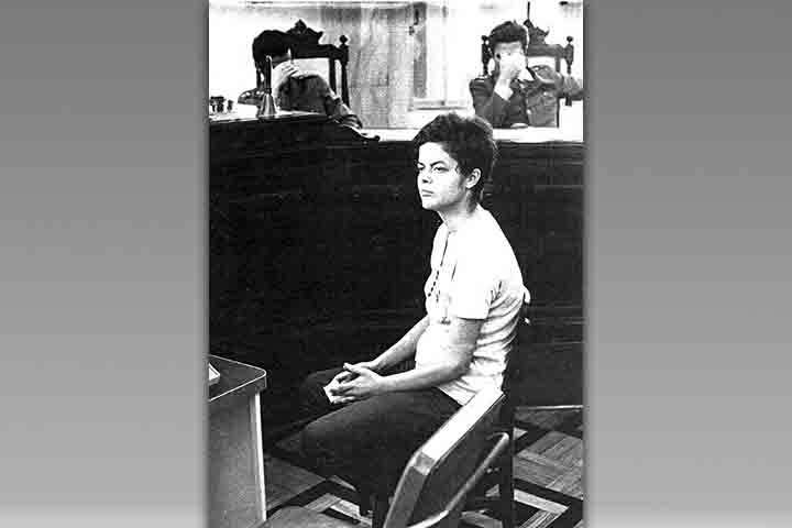 Ainda nos anos 1960, Dilma passou a integrar organizações de resistência à ditadura, como o COLINA (Comando de Libertação Nacional) e, posteriormente, a VAR-Palmares. Essas organizações defendiam a luta armada contra o regime autoritário, e sua atuação nesse período a colocou na mira da repressão estatal. 
