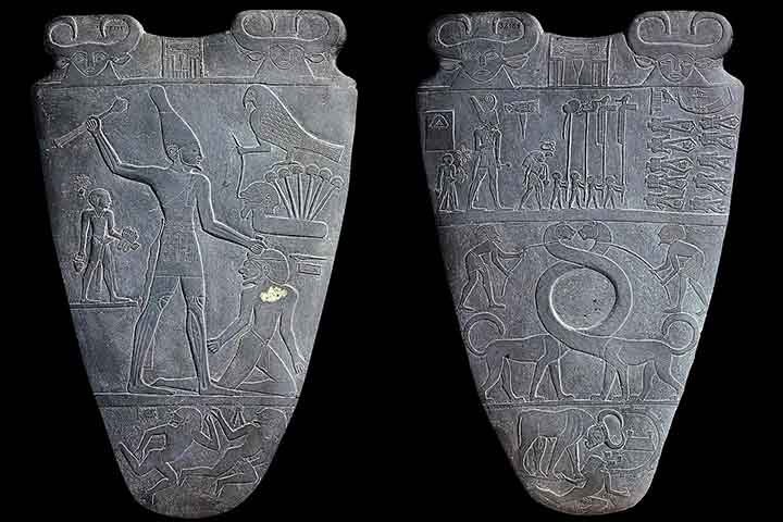 Narmer, também conhecido como Menes, é considerado o fundador da Primeira Dinastia e responsável pela unificação do Alto e Baixo Egito em torno de 3100 a.C., consolidando a base política e cultural que sustentaria o império por séculos. Sua liderança foi marcada por conquistas que estabeleceram a identidade egípcia e reforçaram o papel do faraó como figura central. O famoso “Paleta de Narmer” retrata essa vitória, simbolizando o início da era faraônica e a força de um governante que transformou 