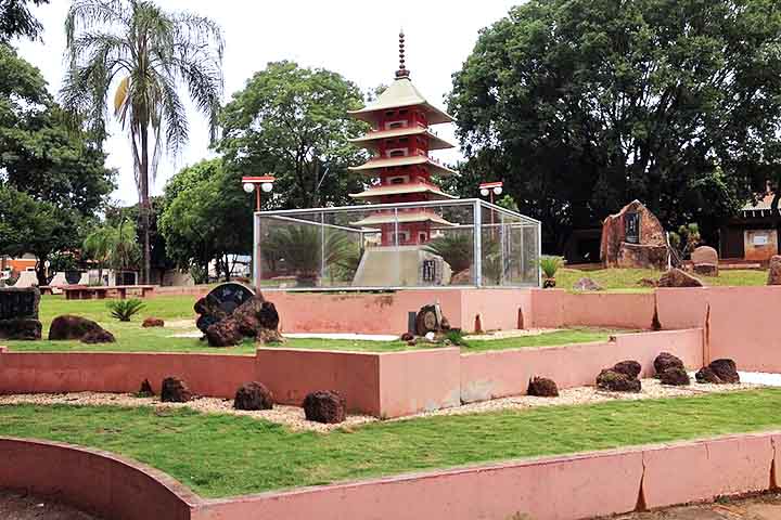 Com uma trajetória marcada por crescimento planejado e indicadores sociais positivos, Presidente Prudente se destaca como exemplo de cidade média brasileira que conseguiu aliar desenvolvimento econômico e qualidade de vida. 