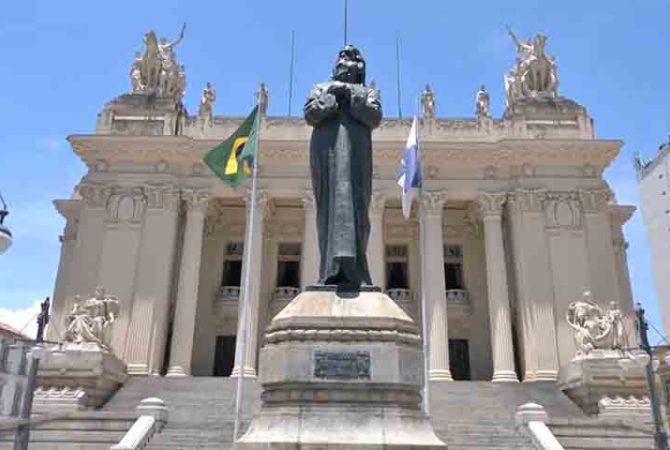 Entre memória e política: a história da estátua de Tiradentes, no centro do Rio de Janeiro