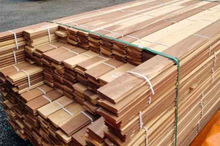 Madeiras com baixa aderência ao verniz 