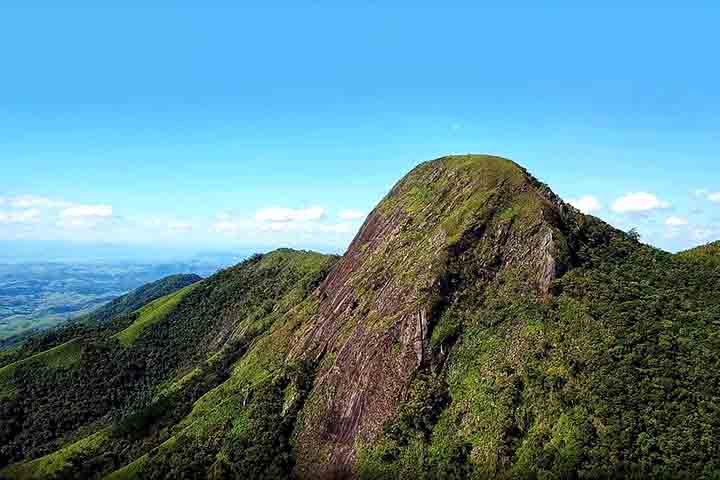 Além da herança histórica, São José do Barreiro se destaca pela forte vocação para o turismo de natureza. O município é considerado a principal porta de entrada para o Parque Nacional da Serra da Bocaina, localizado na divisa entre os estados de São Paulo e Rio de Janeiro e que é uma das mais importantes áreas de preservação ambiental do país. 
