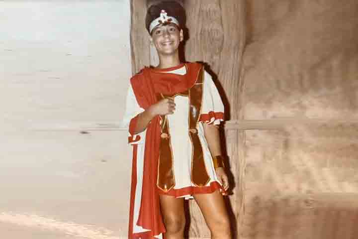 Nascido em Recife, capital de Pernambuco, no dia 29 de novembro de 1970, Bruno Garcia é filho do ator e diretor João Demilton, com quem deu os primeiros passos na carreira artística. Em mais de quatro décadas de carreira, ele tem uma trajetória sólida e multifacetada, com atuações no teatro, televisão e cinema. 
