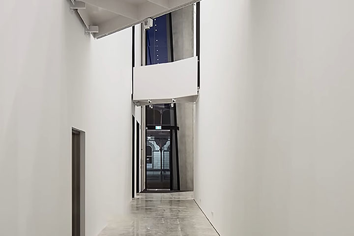 O centro é dedicado exclusivamente ao artista Len Lye, pioneiro do cinema abstrato e da escultura cinética, cuja obra explorou intensamente relações entre movimento, luz e música.