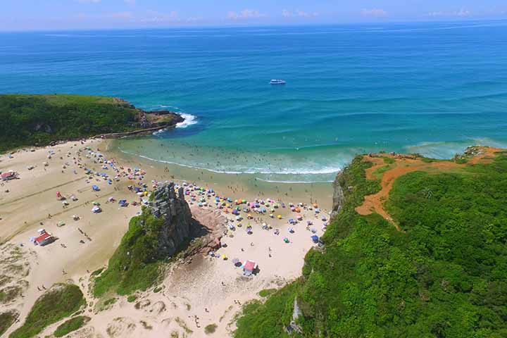 O patrimônio natural é elemento central da identidade de Torres. Um dos principais cartões-postais do município é o Parque Estadual da Guarita, com suas formações rochosas icônicas. 
