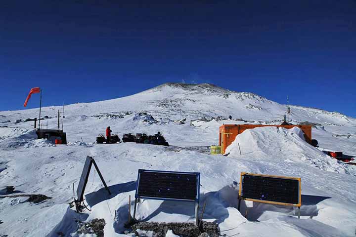 Pesquisadores estudam a duna para entender processos de erosão e deposição em ambientes extremos. O local, aliás, ajuda a simular condições de outros planetas, como Marte. Assim, a ciência da Terra se conecta diretamente à exploração espacial.