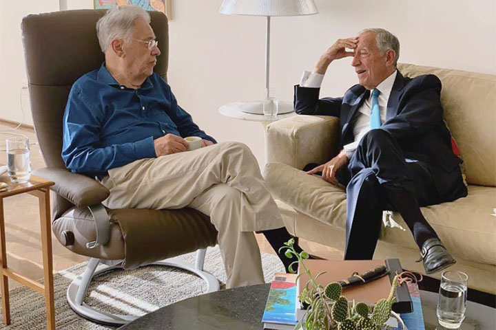 Após a decretação do Ato Institucional nº5 (AI-5) pela ditadura, FHC foi aposentado compulsoriamente. No ano de 1969, liderou a criação do Cebrap (Centro Brasileiro de Análise e Planejamento), e, no mesmo período, o sociólogo atuou no Centro de Estudos Latino-Americanos da Smithsonian Institution. 