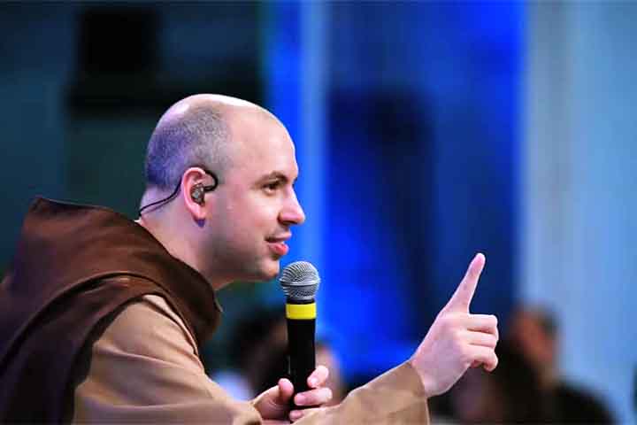 A polêmica fez internautas resgatarem declarações polêmicas anteriores do religioso sobre diferentes temas. Em uma delas, sobre racismo, Frei Gilson sugeriu que a sociedade atual é excessivamente sensível com o uso de termos.