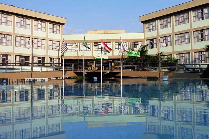 O alto nível de desenvolvimento humano é resultado de avanços em áreas como educação, saúde e renda. Presidente Prudente apresenta IDH (Índice de Desenvolvimento Humano) em torno de 0,846, o que a coloca na faixa considerada alta e entre os 200 municípios mais bem avaliados do país nesse indicador.
