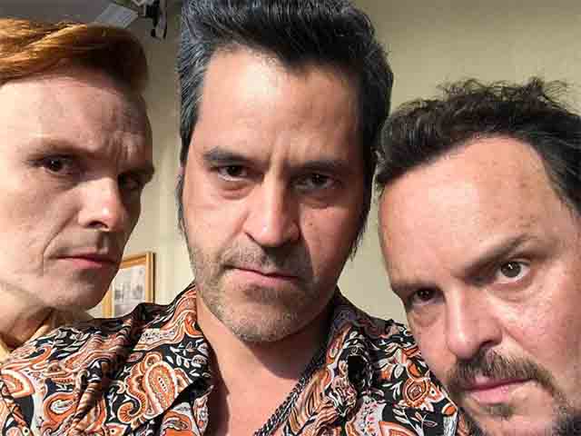 Em séries, ele também fez diversas participações especiais em produções famosas  da TV Globo, como “Os Normais” “A Grande Família”, “Brava Gente”, “A Diarista”, “Sob Nova Direção” “Cine Holliúdy e “Juntas e Separadas”.
