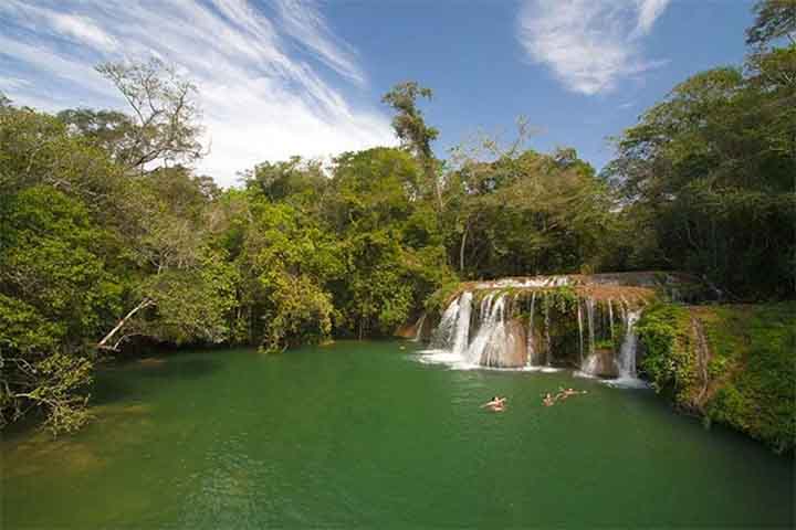 O desenvolvimento do turismo na região de Bonito ocorreu a partir das décadas de 1970 e 1980, quando visitantes começaram a descobrir suas belezas naturais. Com o aumento da procura, o município estruturou-se e passou a investir em um modelo de turismo sustentável que hoje é considerado exemplo no Brasil e no mundo.
